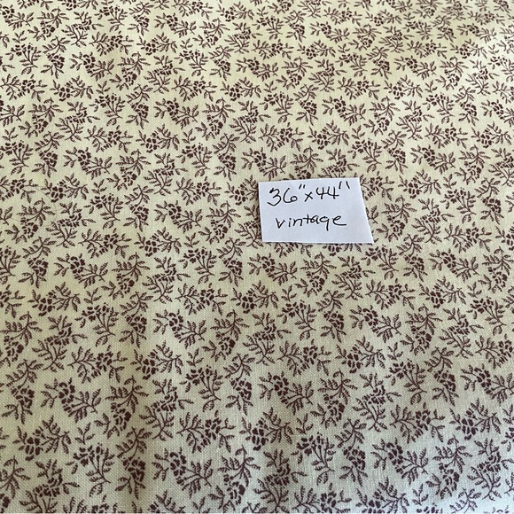 Quilting Fabric Remnants Lot Sewing Materials Green Berries Colors Cotton 2 LB - Picture 4 of 9